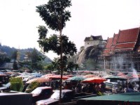 Market and wat in Khao Takiab